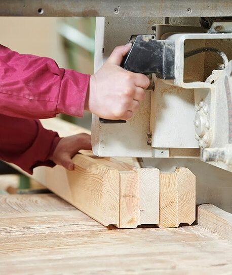 Wood Cross-Cutting Machine